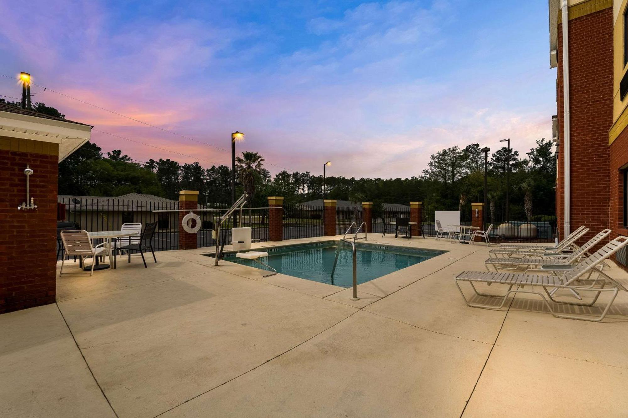 Comfort Inn & Suites Chipley I-10 Eksteriør bilde